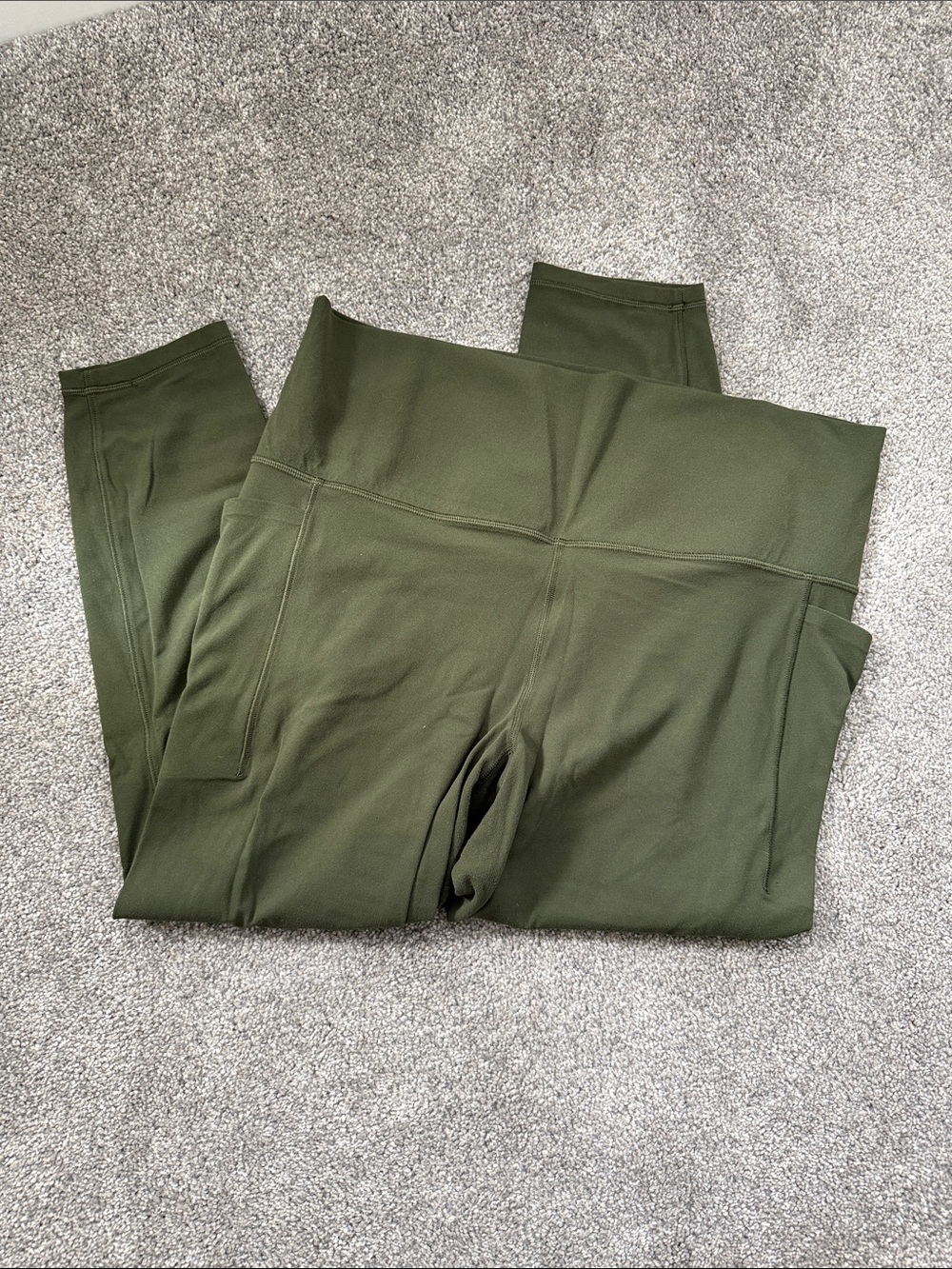 Athleta Salutation Stash 7/8 Tight